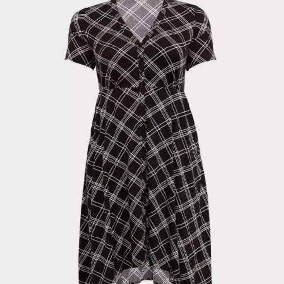 718-9 Torrid Plaid Button Front Challis Shirt sharkbite hem Dress Size 2 18/20 - Picture 15 of 16